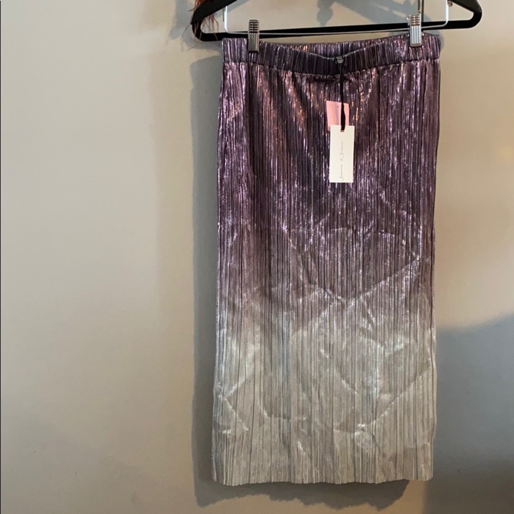 Skirt - Picture 4 of 5